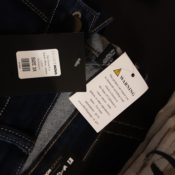 Fashion Nova Jeans - Picture 2 of 5